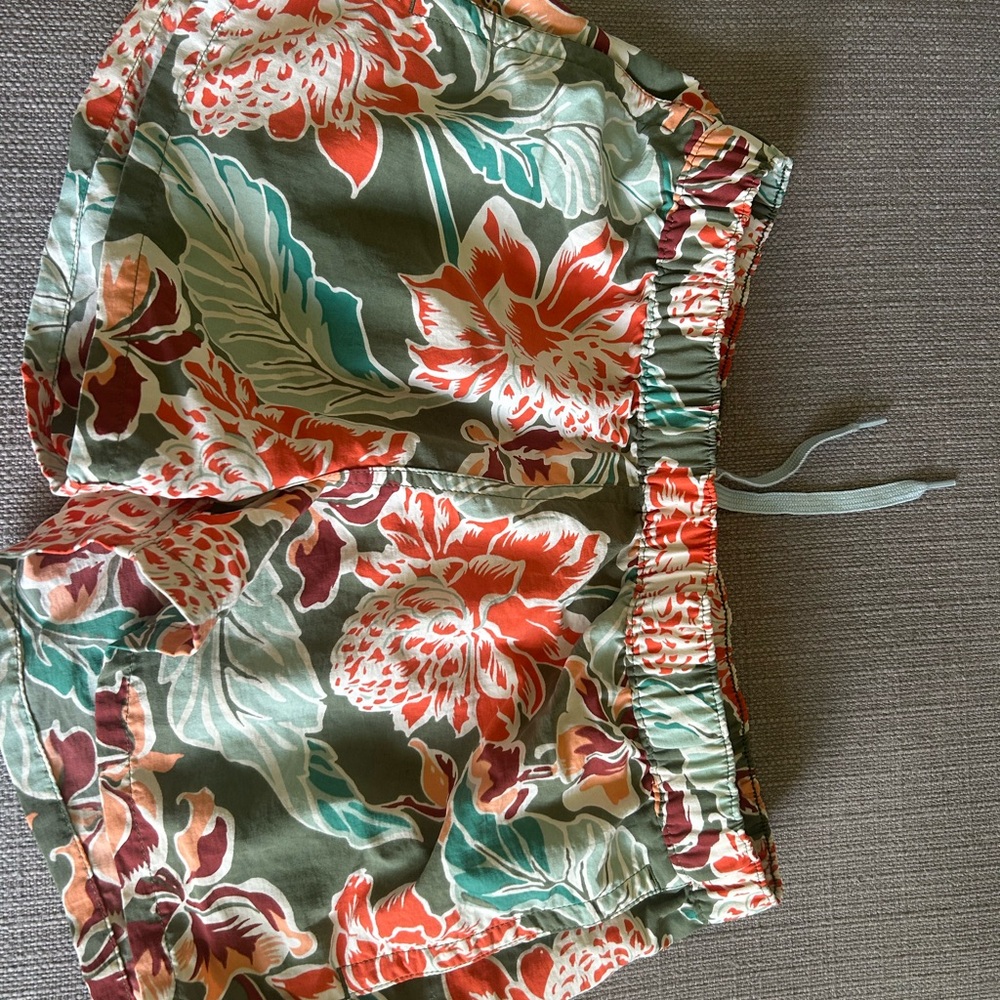 Patagonia Green and Orange Floral Women's Shorts
